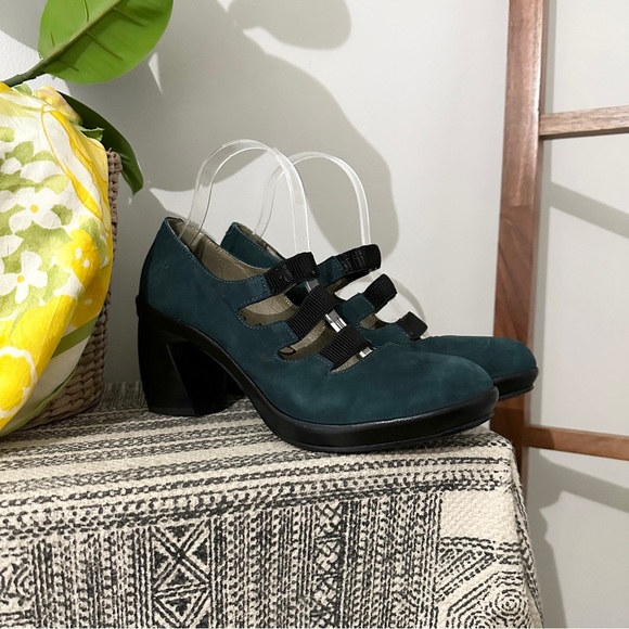 fly london open toe wedge